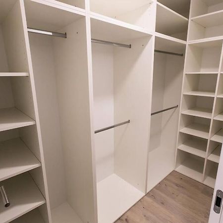 Urban Apartment With Possibility Of Parking Pressburg Exterior foto